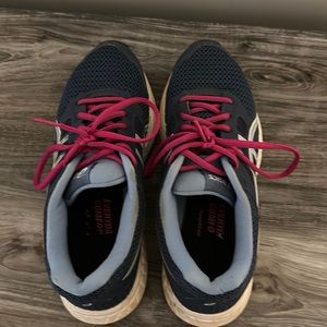 Women’s ASICS Gel Contend 5 Size 7